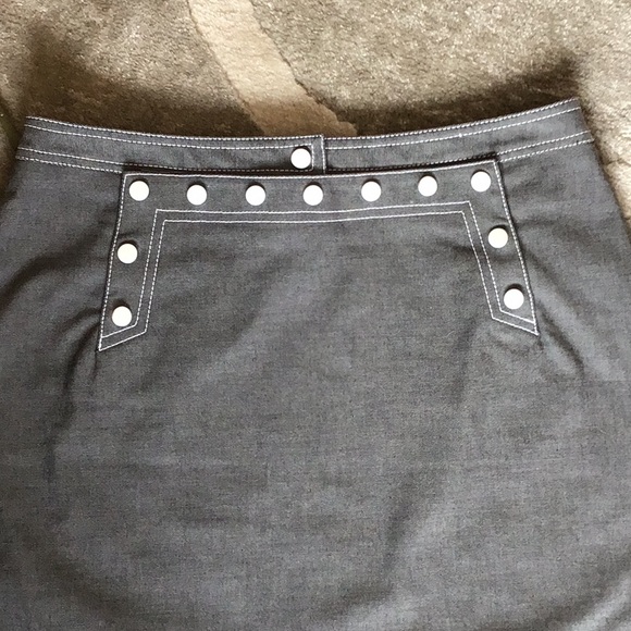 Stunning Worth Grey sailor-front style Skirt - Picture 3 of 4